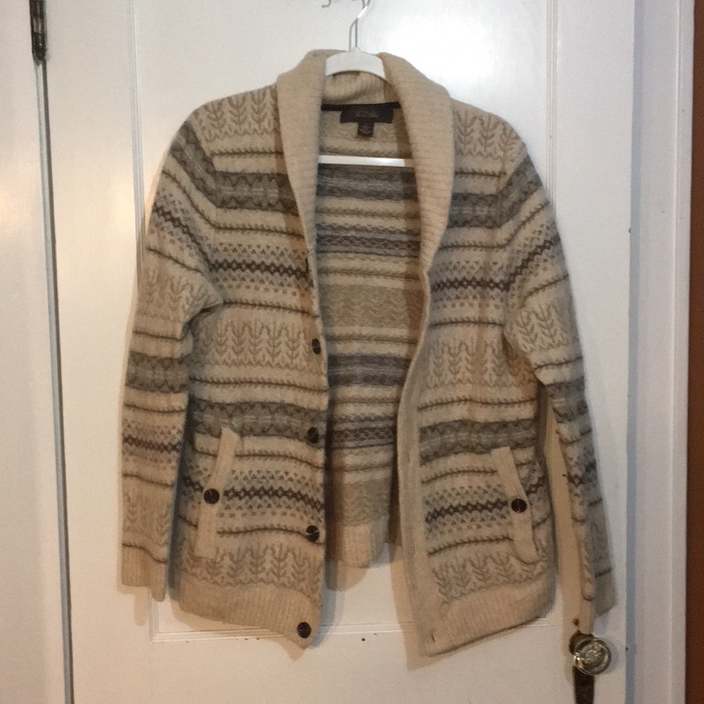 Men’s lambs wool sweater